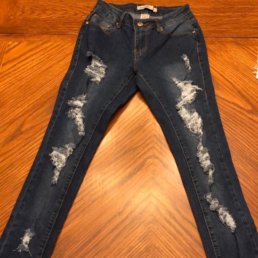 Vins Me Skinny Ripped Blue Jeans